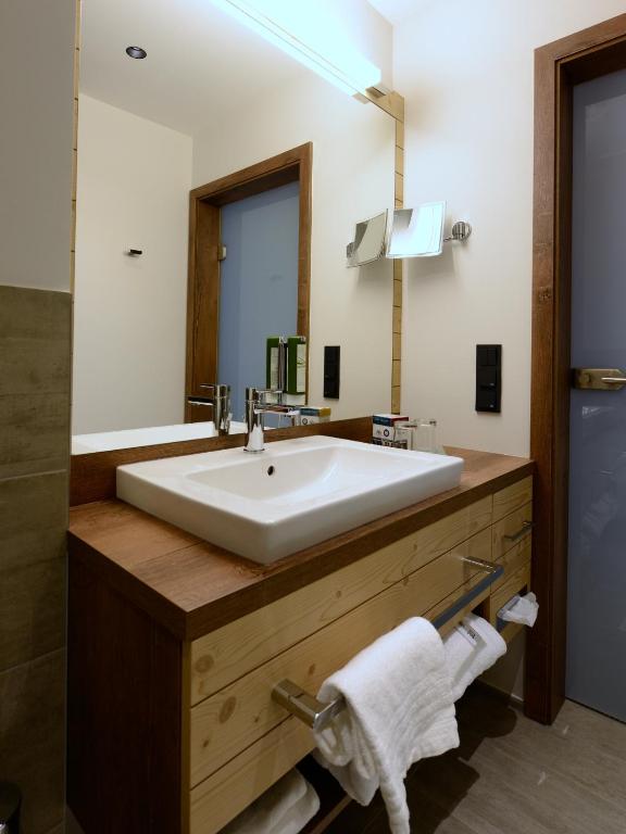 Hotel Schwarz Alm Zwettl photo 3