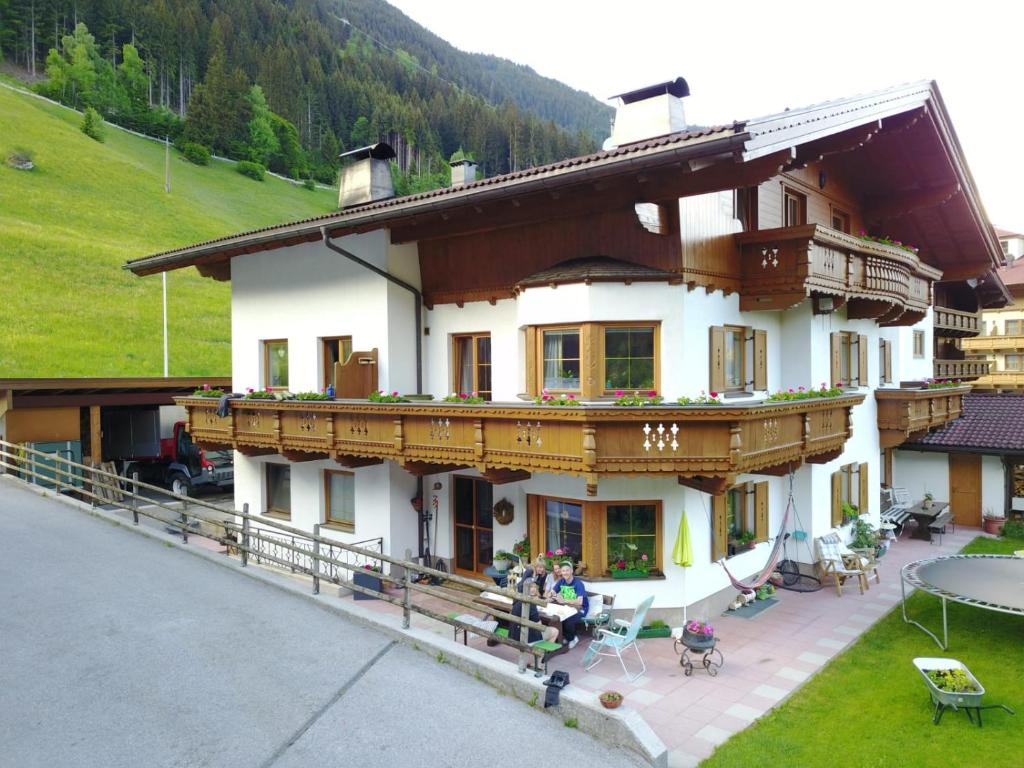 Zellerhof photo 2