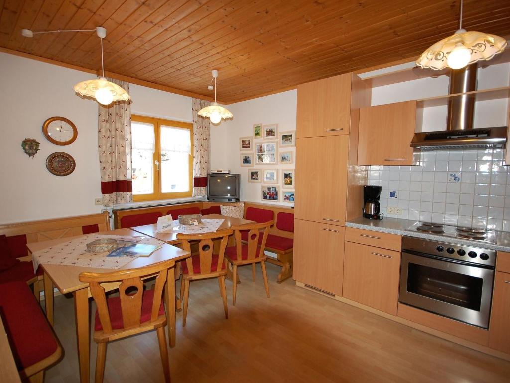 Renovated Mountain Retreat Stay photo 3