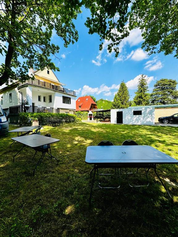 Affordable Rooms in a Villa with Garden near Danube For Long stay photo 2
