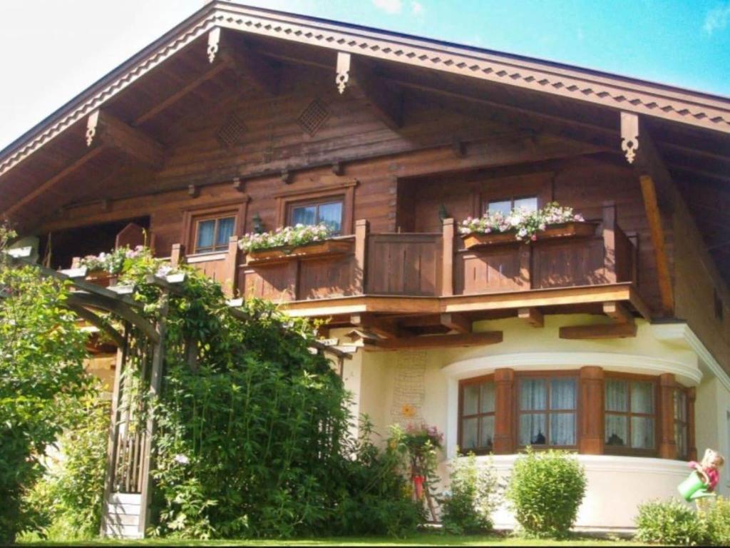 Cozy holiday apartment close to the slopes — photo 1