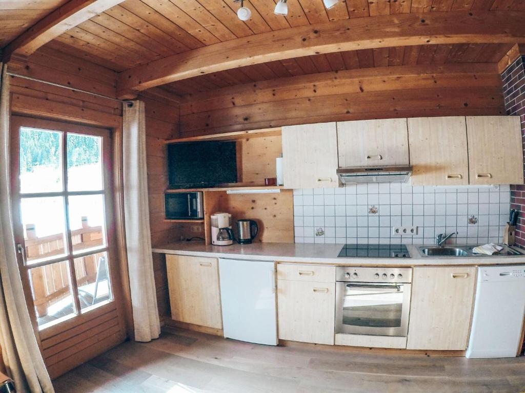 Cozy holiday apartment close to the slopes photo 2