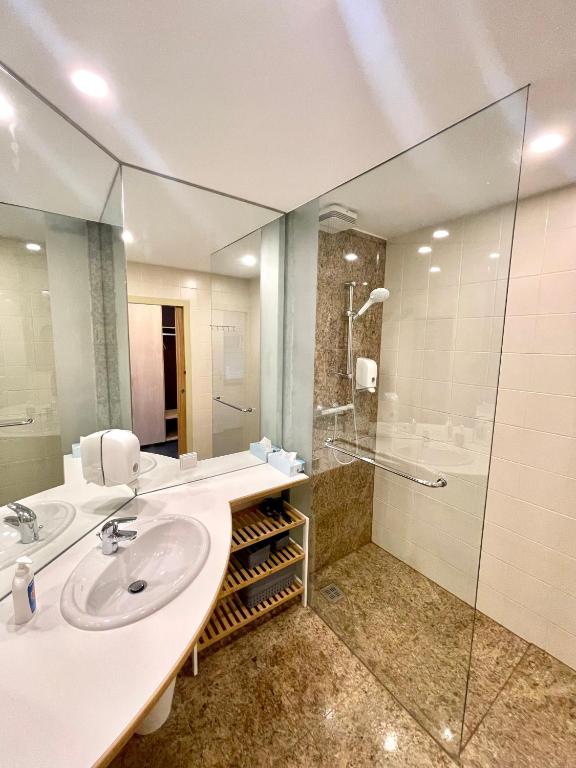 Stylish home near city center photo 3