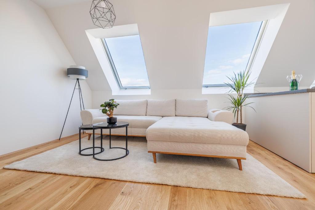 SYMPHONY Apartments 38 - Modern Loft with Terrace and Grill in Central Location — photo 1