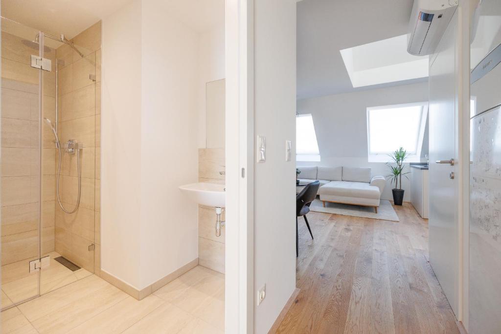 SYMPHONY Apartments 38 - Modern Loft with Terrace and Grill in Central Location photo 3