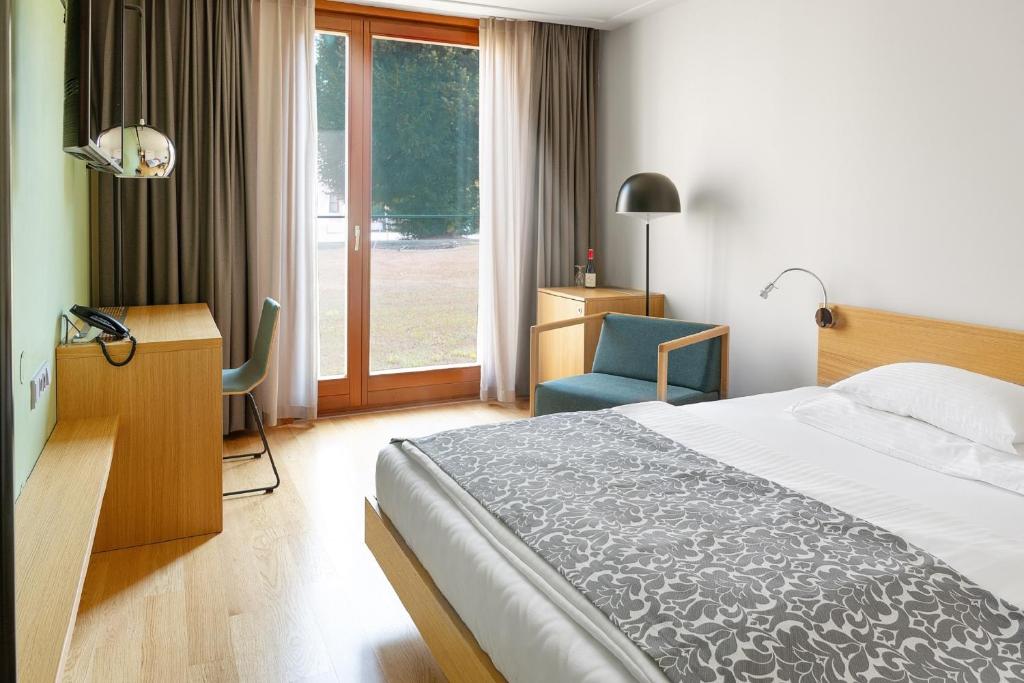 Hotel Schloss Hernstein photo 2