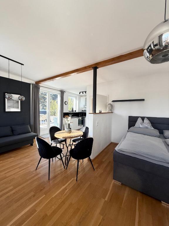 Studio Apartment Mils — photo 1