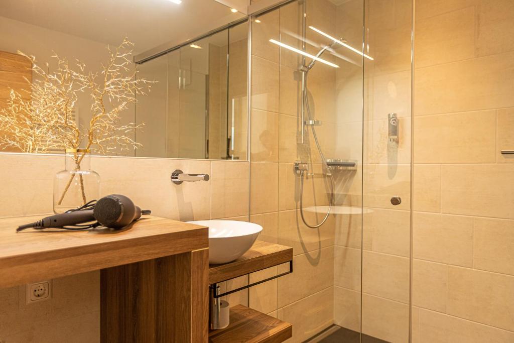 Tevini Boutique Suites by we rent photo 3