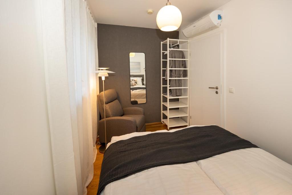 Rooftop cozy apartment near innerstadt with AC photo 2
