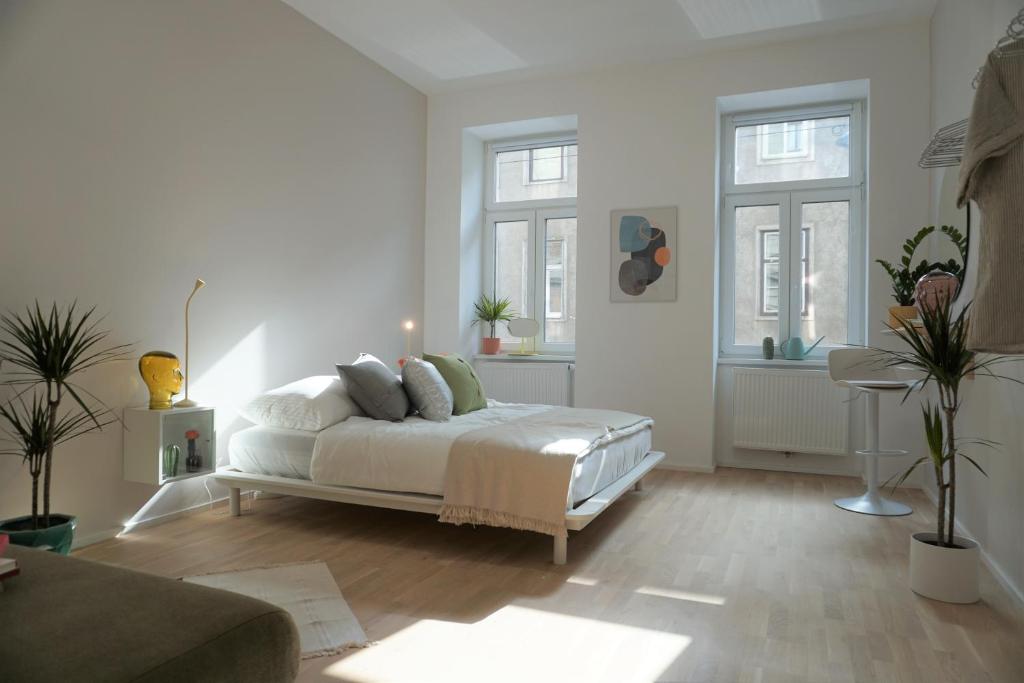 Modern 2Br Apartments - Full Kitchen - Schönbrunn Area - 15 Mins to City Center — photo 1