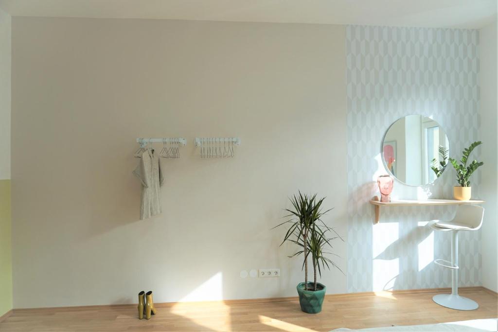Modern 2Br Apartments - Full Kitchen - Schönbrunn Area - 15 Mins to City Center photo 3