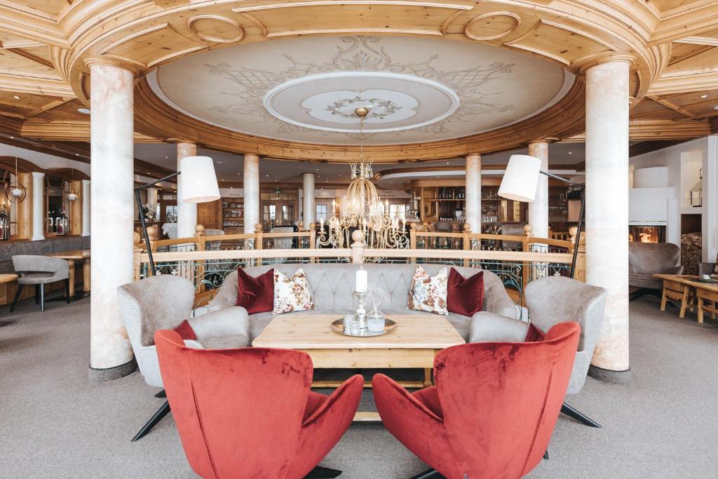Superior Hotel Schneider Ski-in & Ski-out photo 3