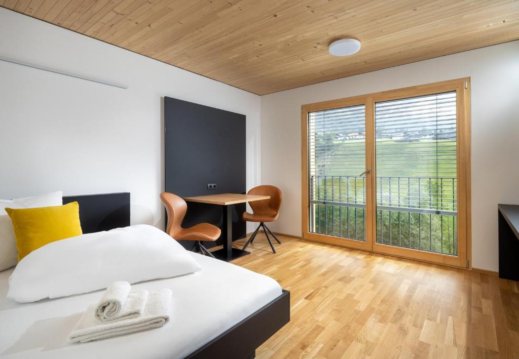 Simotel by Pferd auf Wolke photo 2