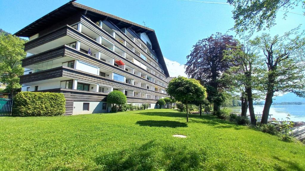 JOHANNES Seeblick Appartement Haus Hänsel Gretel am Ossiachersee mit direktem Seezugang und Hallenbad — photo 1