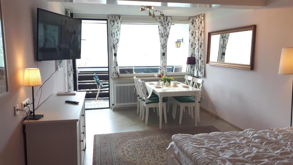 JOHANNES Seeblick Appartement Haus Hänsel Gretel am Ossiachersee mit direktem Seezugang und Hallenbad photo 2