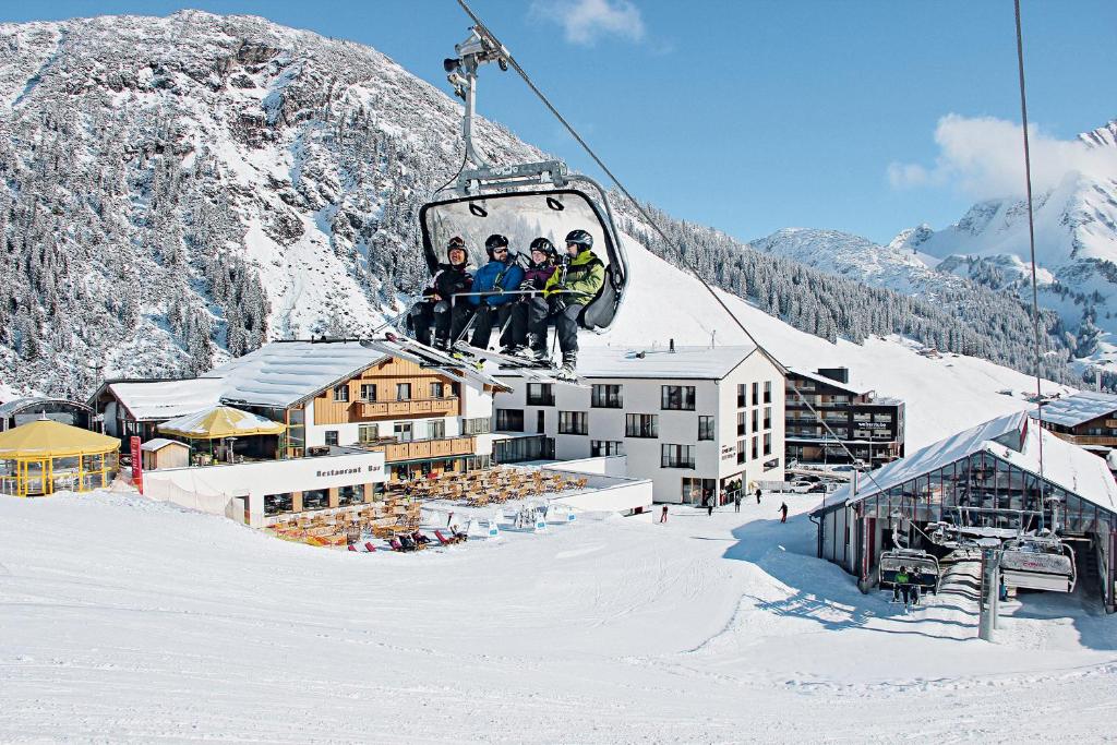Hotel Steffisalp - Ski-in & Ski-out am Arlberg photo 2