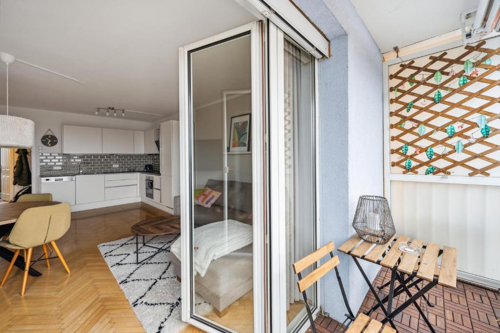 Zentral und Ruhig am Park - 2BR - gratis Parken - 2 Balkone photo 3