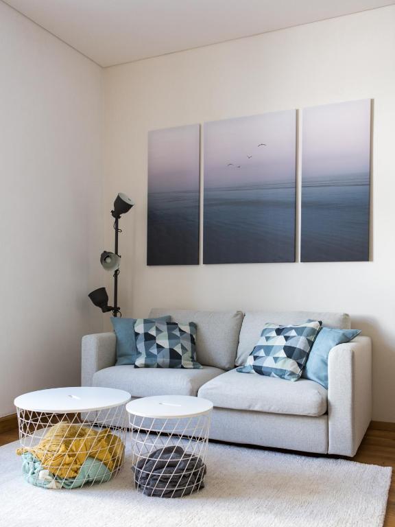 Charming City Apartment photo 2