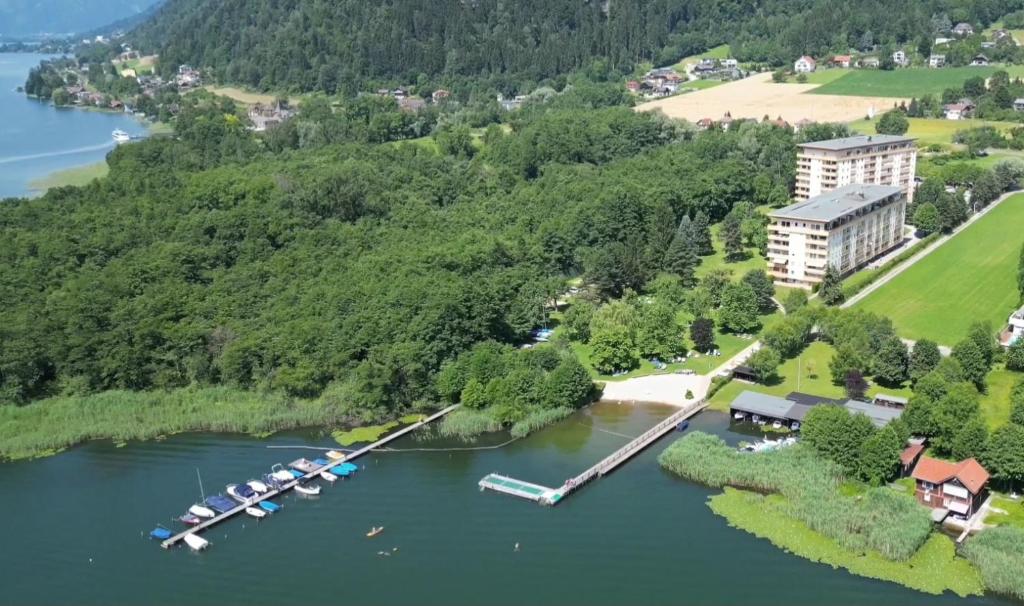 LANZ Haus KMB Seeappartement am Ossiacher See — photo 1