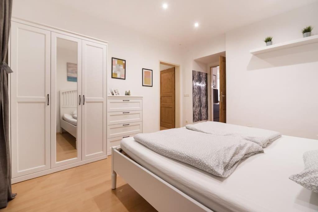 Spacious central apartment photo 2