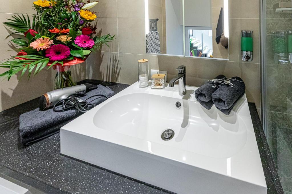 Exklusives trendiges Loft in toller Lage photo 3