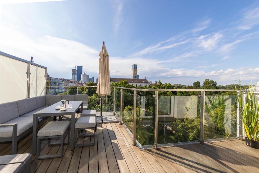 SkyLine Apartment mit Terrasse close to Lakes — photo 1