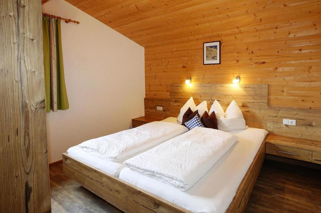 House in Zell am Ziller with Panoramic Views photo 2