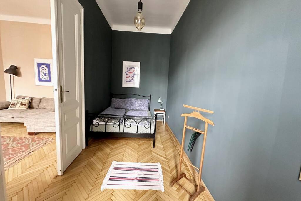Ruhige & große Altbauwohnung 7min zum Zentrum — photo 1