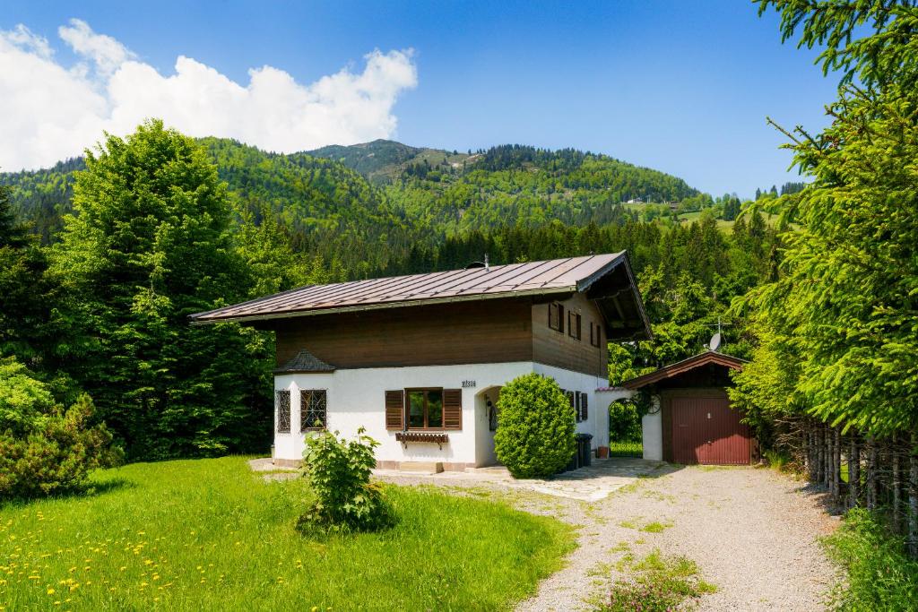 Chalet Levi by Alpine Host Helpers — photo 1