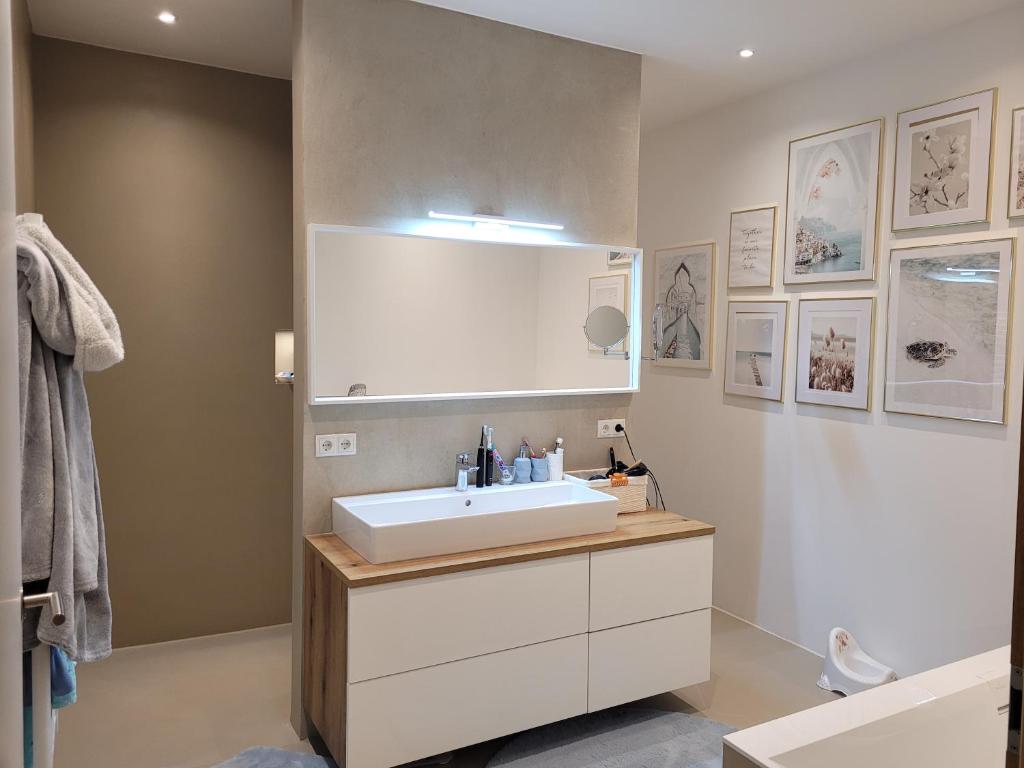Traumhaus in den Weinbergen - max 8 Personen - mit Self-Check-in photo 3