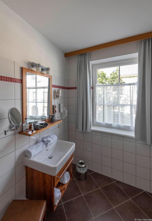 Winzerhotel Gumpoldskirchen photo 3
