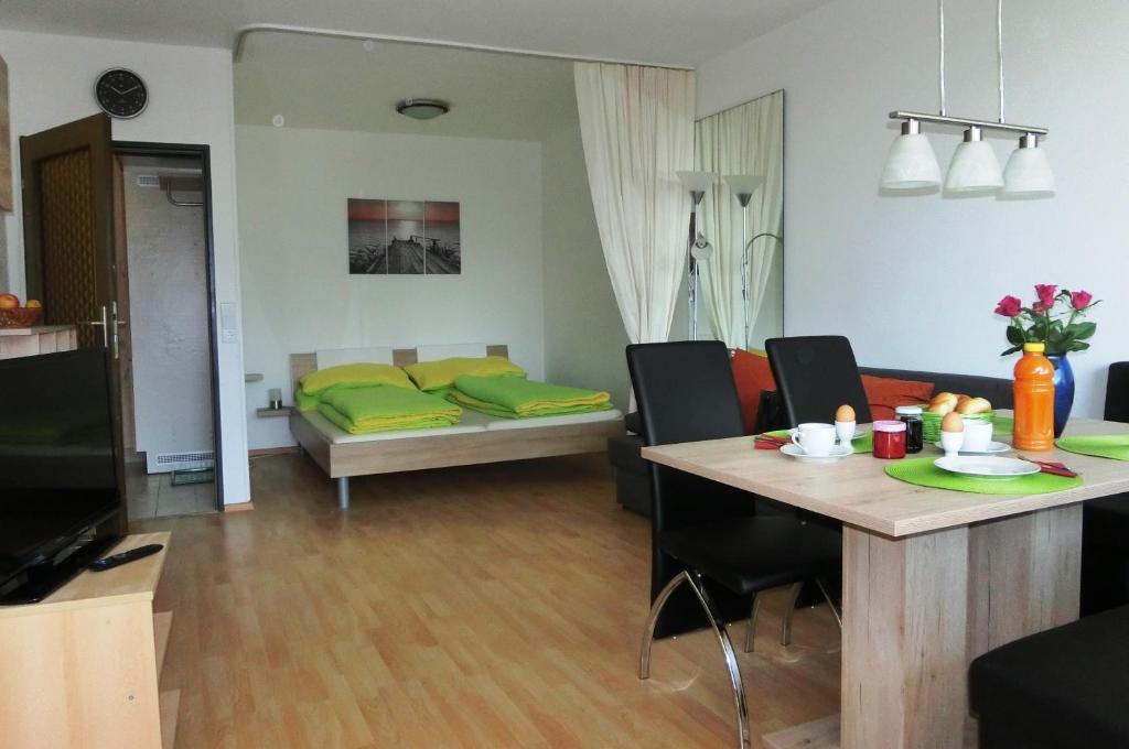 RUTH Haus KMB Seeblickappartement am Ossiacher See photo 2