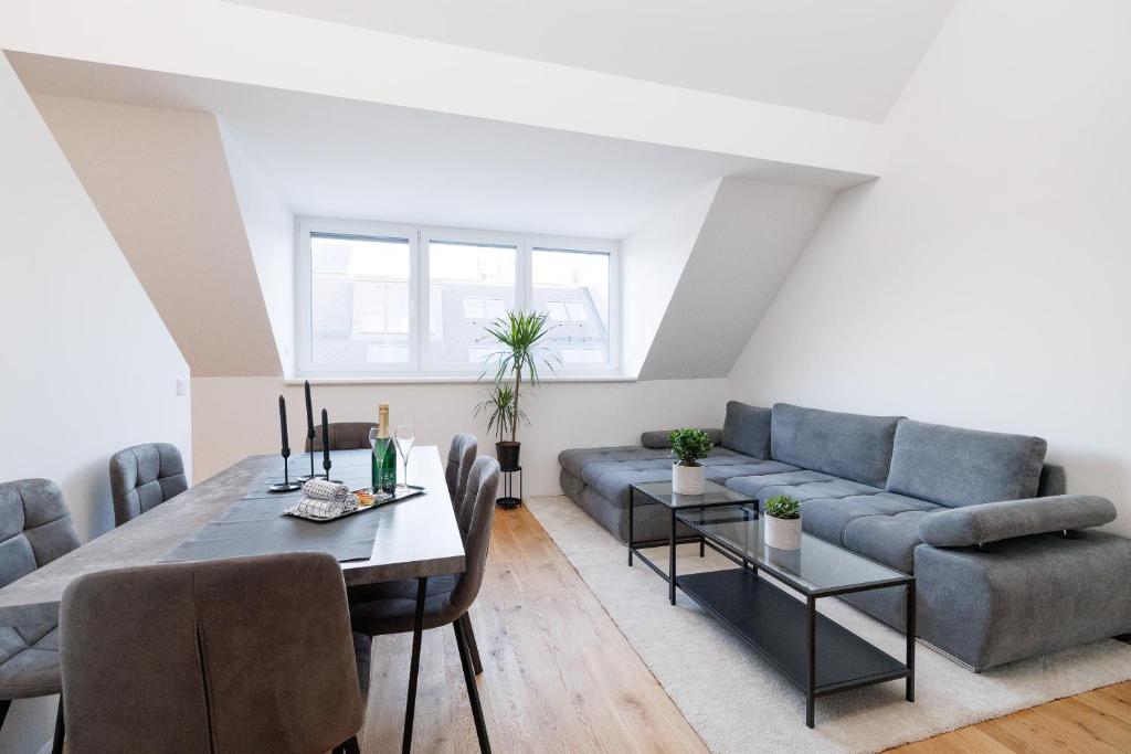 SYMPHONY Apartments 41 - Modern Loft with Terrace and Grill in Central Location — photo 1