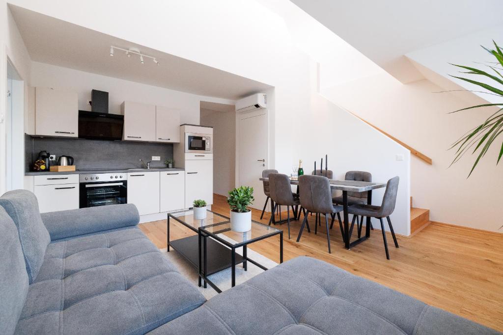 SYMPHONY Apartments 41 - Modern Loft with Terrace and Grill in Central Location photo 3