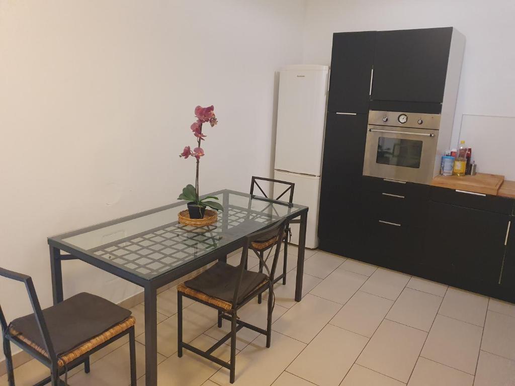 Spacious Apartment near the center photo 2