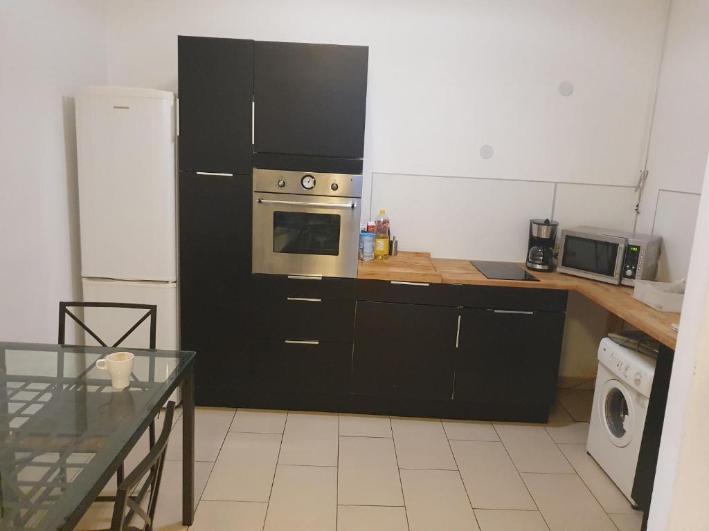 Spacious Apartment near the center photo 3