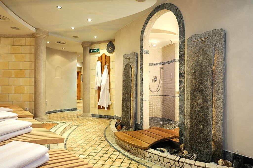 Sporthotel Almhof photo 3
