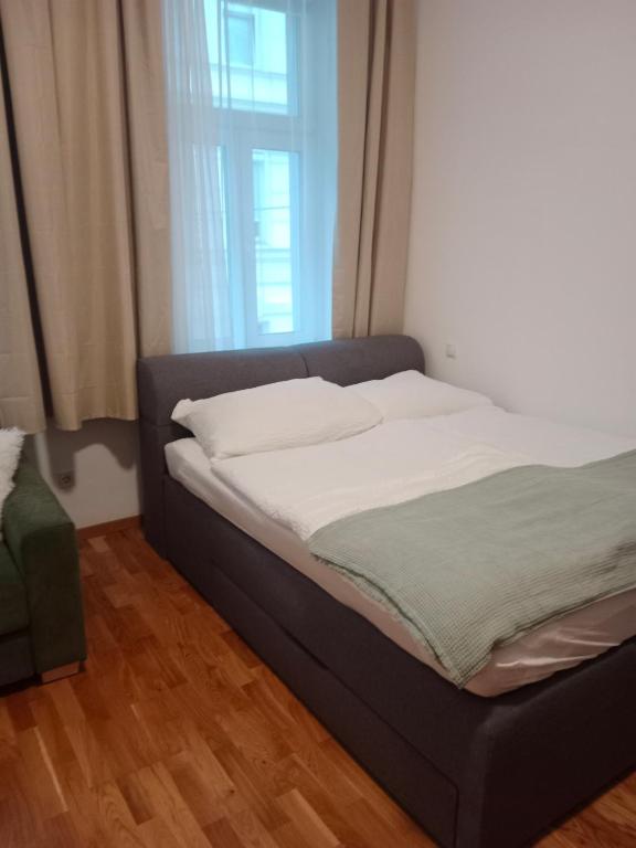Studioapartment Wien West - 15 minutes to Stephansdom and Schönbrunn photo 3