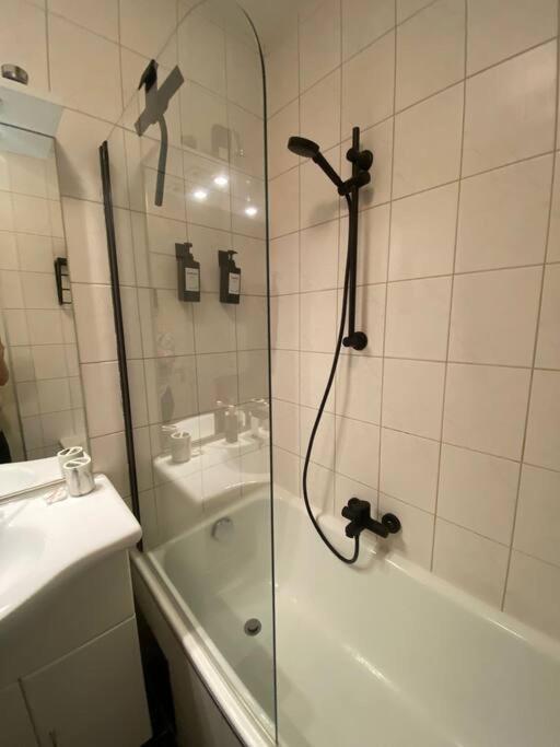 Schöne Wohnung in zentraler Lage photo 3