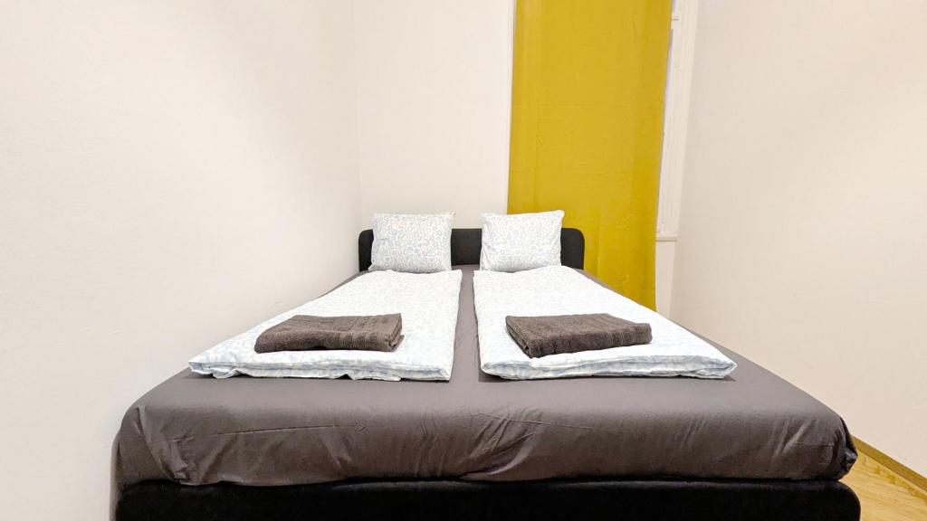 Spacious Rooms - 15 Min from Airport & City Center photo 2