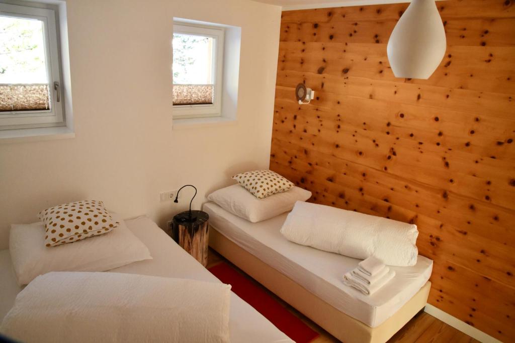 Edelstein Apartments photo 2