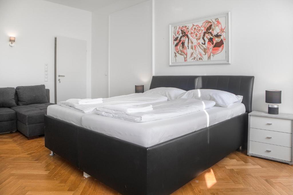 Spacious 7BR Apartment Near Hauptbahnhof photo 3