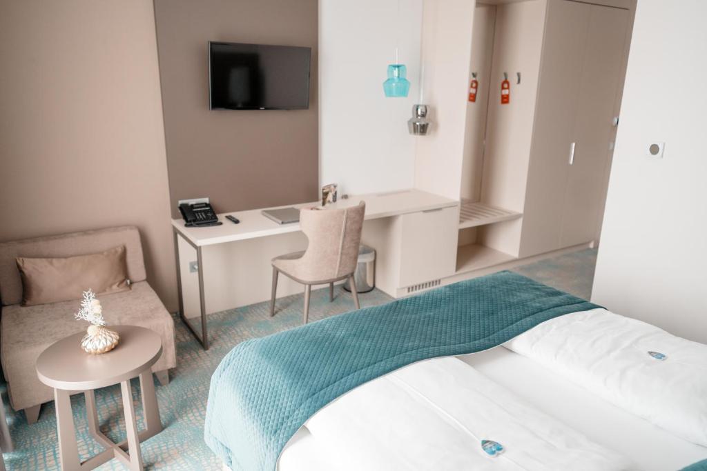 Hotel Seven photo 2