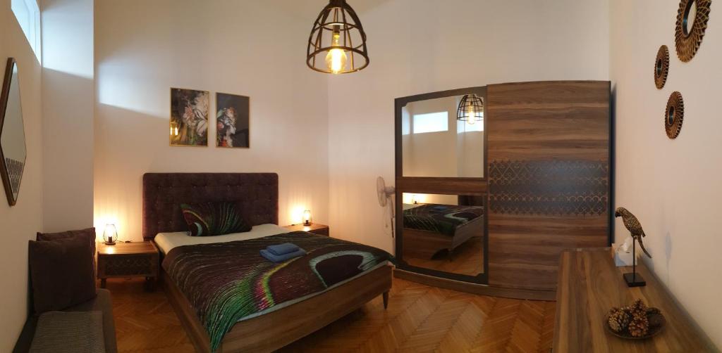 Sunny and spacious apartment near city centre photo 2
