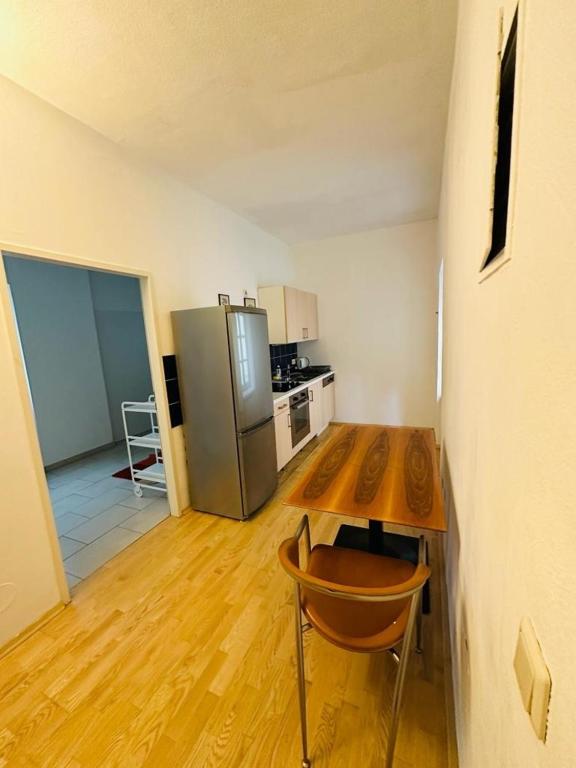 Wohnung mit einem Schlafzimmer mit Trennwand photo 3