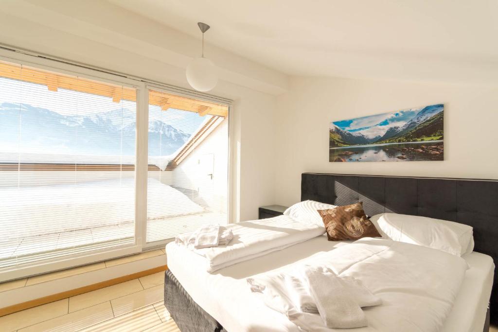 Ski-n-Lake - The Alps View Apartment photo 2