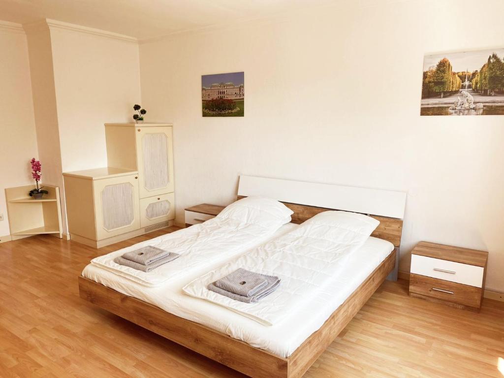 Sunny Apartment photo 2