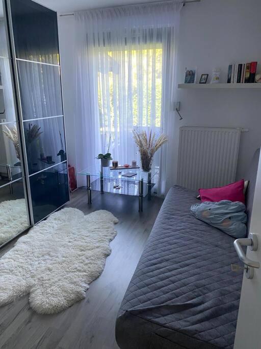 Tolle 3 Zimmer Wohnung mit Garten photo 2