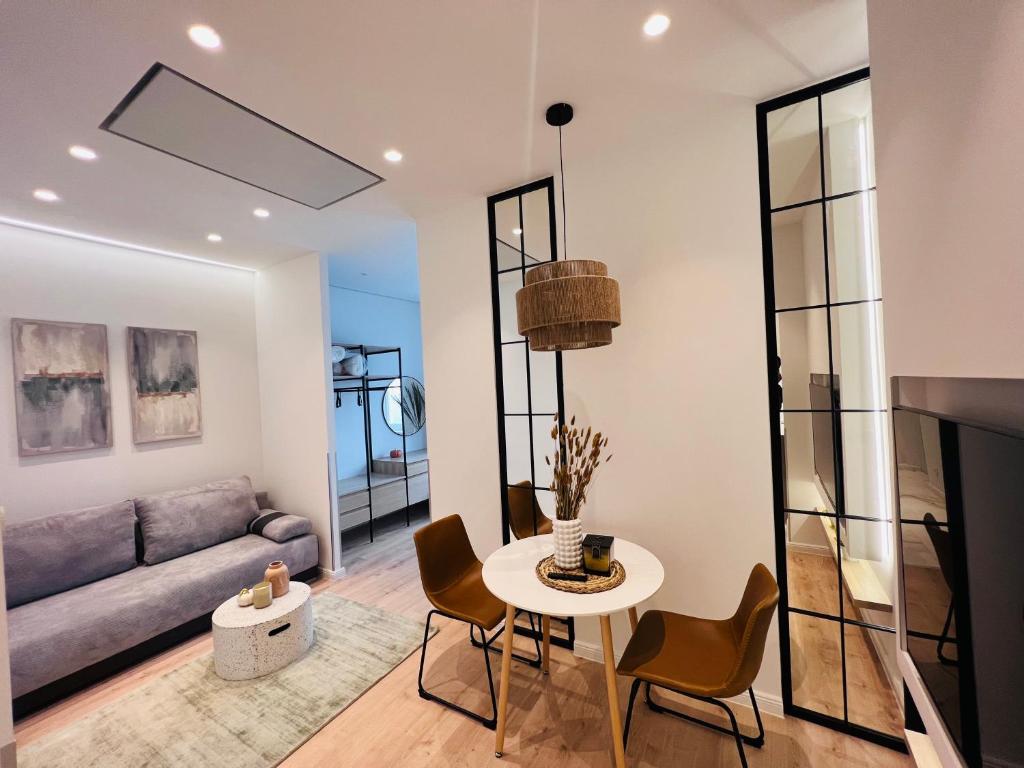 Zeus Design Apartment Schlosspark Schönbrunn — photo 1