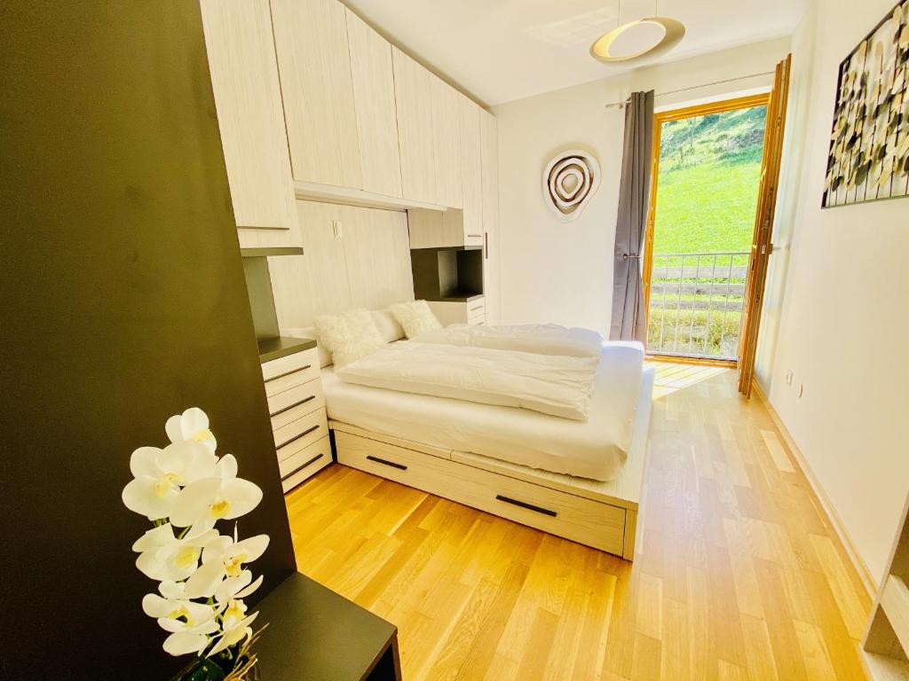 Modern Mountain Apart directly by Skiing area photo 2